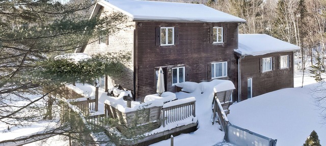 Cocooning and spa Mount Orford ski cottage. Pet-Friendly! in Magog