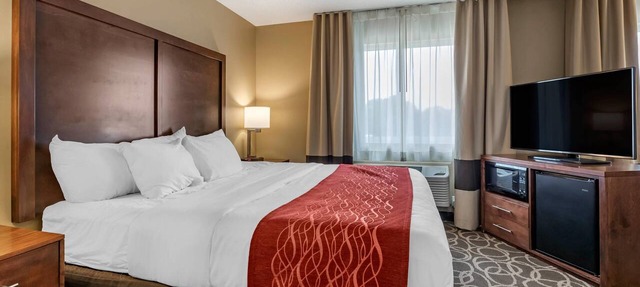 Comfort Inn Dyersville Near Field of Dreams in Dyersville