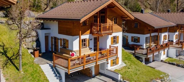 Comfortable Alpine Chalet for 12 in Wald im Pingzau