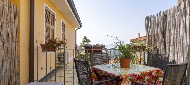 Cosy apartment for 6 guests with WIFI, A/C, balcony and pets allowed in Terzorio