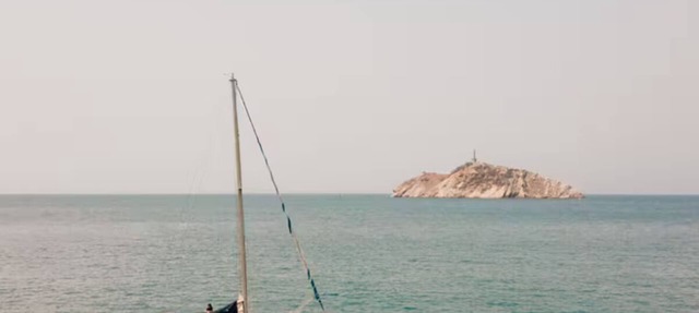 Couples’ Dream: Night on a Marina Sailboat in Santa Marta
