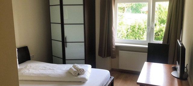 Da Gianni Restaurant & Hotel in Östringen