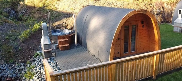Deluxe Chalet (18sqm) with hot tub and terrace for up to 3 people in Wilhelmsthal