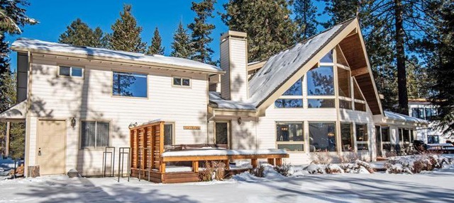 Deschutes Riverfront Home - Meredith Lodging in Sunriver