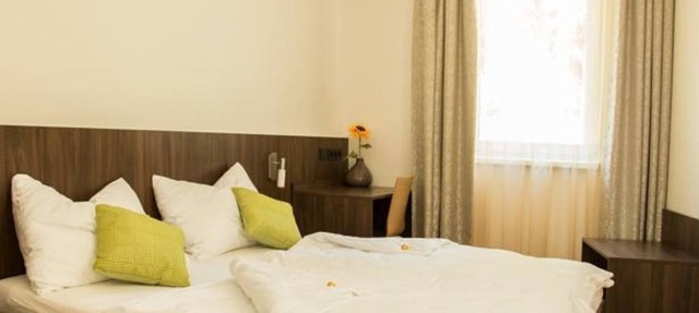 Double room with shower & WC - B & B Villa Verde in Salzburg