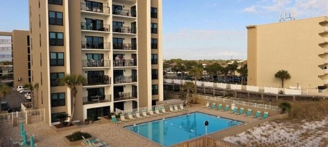 Emerald Isle 107-On the Beach-Ground Floor in Fort Walton Beach