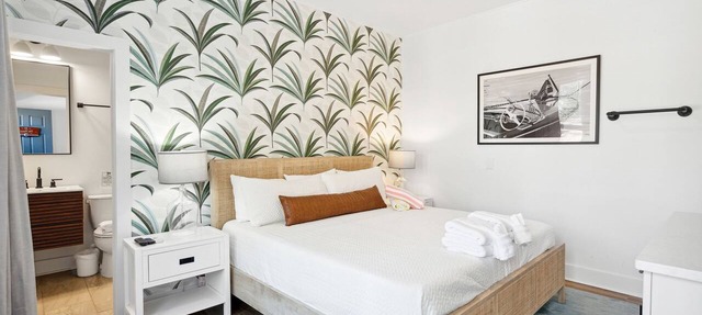 Folliday Inn - The Racer - Room 35 in Folly Beach
