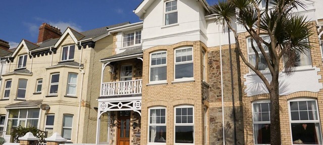 Foreshore - sleeps 16 guests in 9 bedrooms in Bude