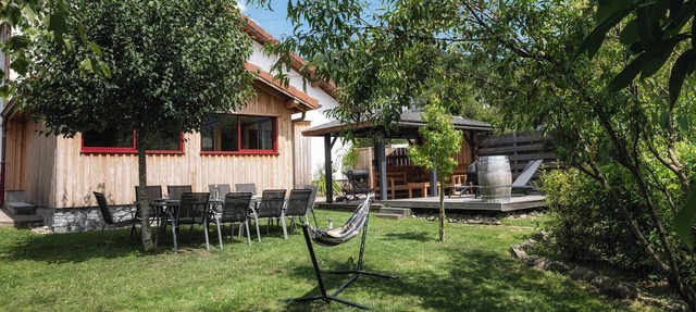 Gîte chez Alice et Marcel: sauna, cabin, chicken coop, bicycles & garden. in Saulxures-sur-Moselotte