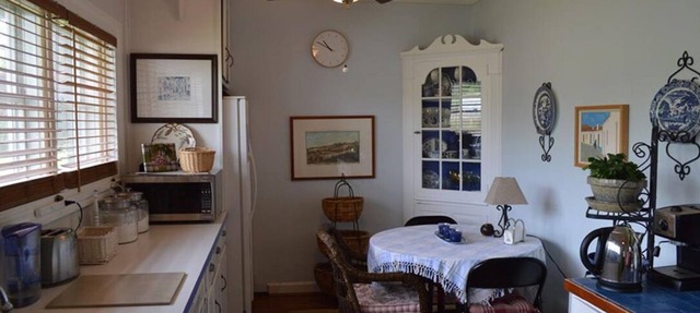 Golf course vews, pond and a relaxing yard for your family in Mount Airy