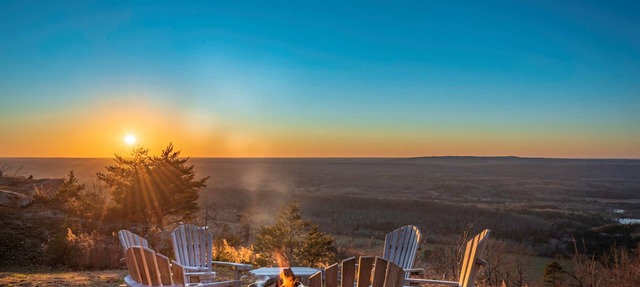 Gorgeous panoramic mountain views from the hot tub! in Mentone