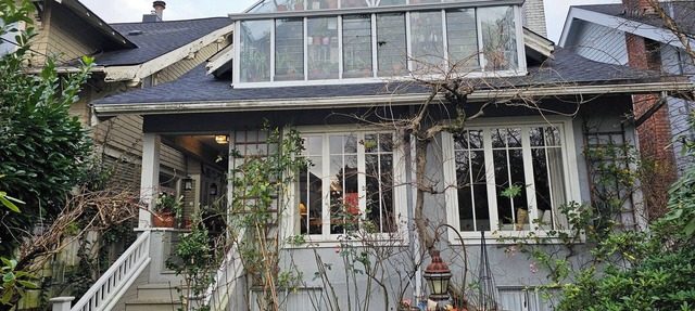 Gracious and spacious craftsman house seaside and cityside in Kitsilano. in Vancouver