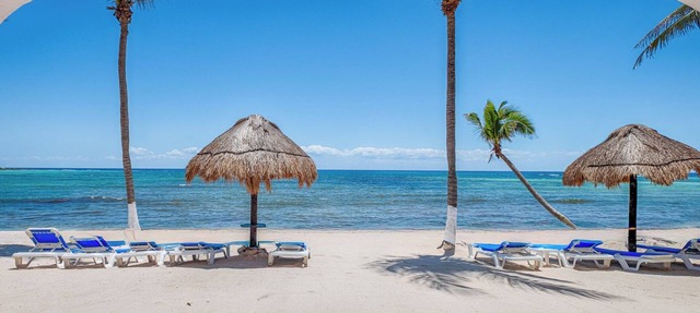 Ground Floor Beachfront 2 BR 2 BA condo with Wifi and AC in Akumal