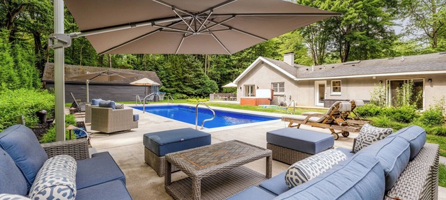 Harbert Hideaway - A 4 min walk to the beach with private pool and hot tub. in Three Oaks