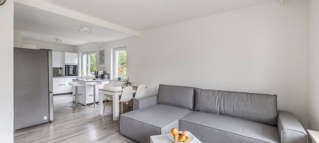 Holiday Home 'AB12' with Private Terrace, Garden and Wi-Fi in Oberhaching