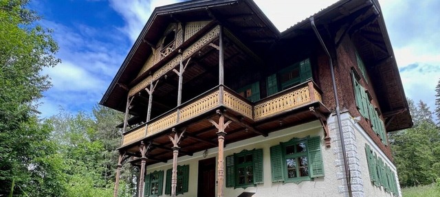 Holiday Home 'Haus Tanegg' with Mountain View, Private Balcony and Wi-Fi in Innsbruck