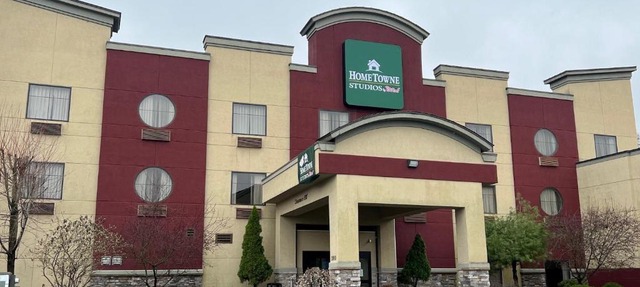 HomeTowne Studios & Suites by Red Roof Washington in Washington