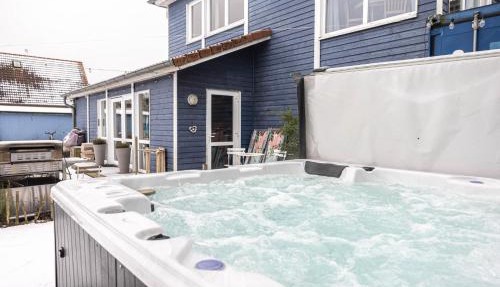 Hostel oder Ferienwohnung 1-16 Personen im BLAUEN HAUS in Fehmarn