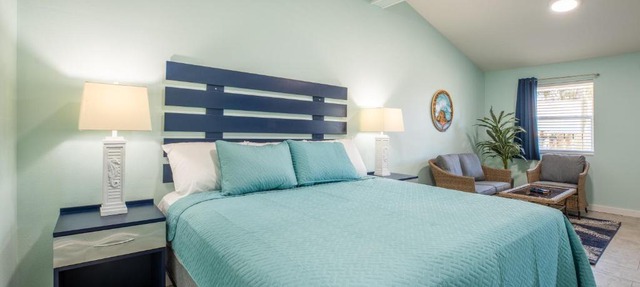 Hotel Palms in Atlantic Beach