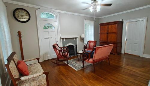 Italian charm villa in Newton