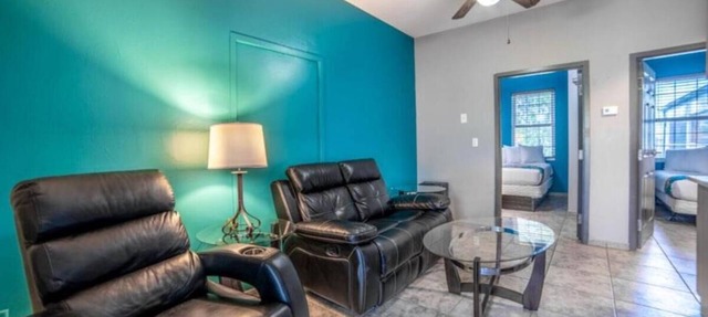 Ivey House Hotel - Deluxe Queen Room in Everglades City