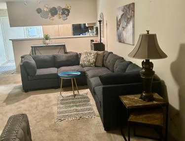 Jolly Accommodations Express - Sleeps 7 in Memphis