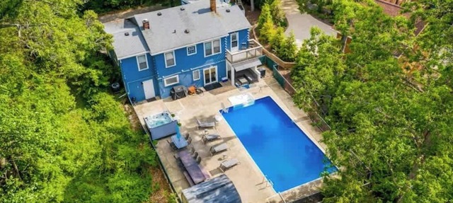 Juniper Presents: Private Pool, Hot Tub, Golf Carts and Lake Access in Grand Beach
