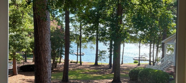 LAKEFRONT LUXURY- Reynolds GW -Steps from Pool, Tennis, Beach, Marina, Docks in Eatonton