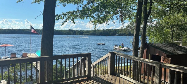 Lakefront on Fairview Lake, Level Walk w/Private Dock, Motorboats, Game Room in Tafton