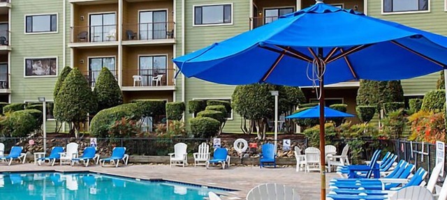 Laurel Crest Vacation Resort in the Smoky Mountains. in Pigeon Forge