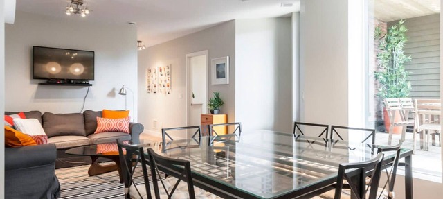 Le Lounge: Spacious Apartment in Heart of the Plateau + Private Terrace in Montréal