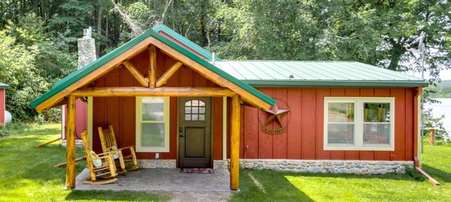 Leech Lake South Shore - Private, Sleeps 8 Adults in Walker