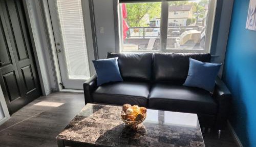 Loft with Patio & Hot tub in Lethbridge