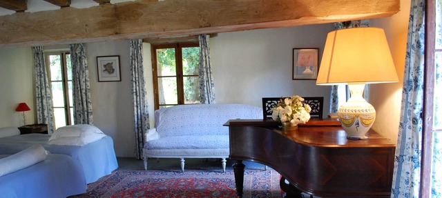 Loir Valley-farmhouse on beautiful extensive private property in Bazouges Cré Sur Loir