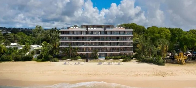 Luxurious Oceanfront Condo with Rooftop Pool on Brighton Beach– Sleeps 4 in Bridgetown