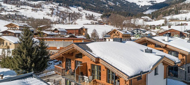 Luxury lodge with sauna near Zell am See in Piesendorf