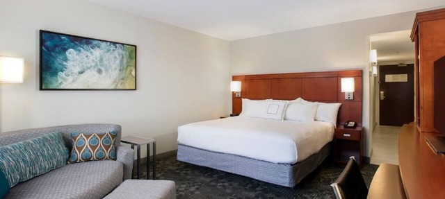 Make Your Trip More Enjoyable! Indoor Pool, Free Parking, Pets Are Welcome! in Myrtle Beach