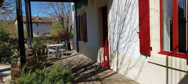 Mansion converted into a cottage in Pomas
