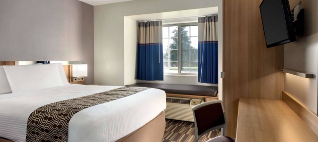 Microtel Inn & Suites by Wyndham Baton Rouge in Baton Rouge