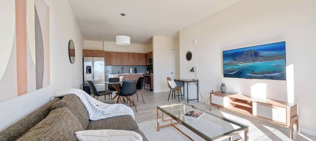 Modern ! 2BR Free Parking ! 30 Min to NYC ! in Newark