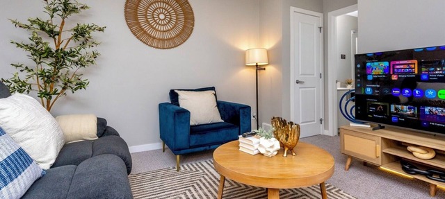 Modern 2BR Suite | Private Entry, Parking, Near Trails & Transit in Calgary