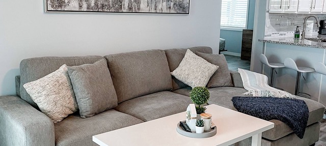 Modern Beach Condo, a block from the beach in Jacksonville Beach