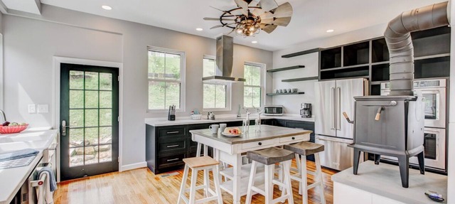 Modern Historic Farmhouse < .5 mi to Omni Homestead, Brewery + Fast Wifi! in Hot Springs