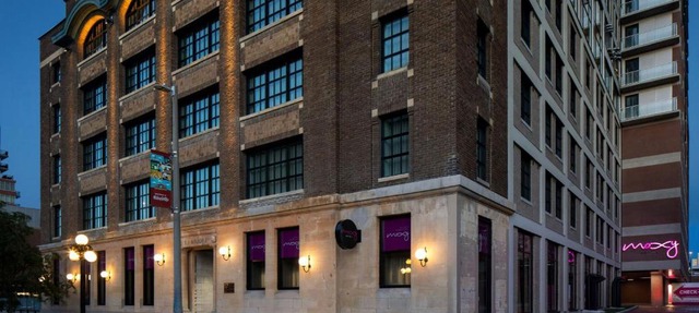 Moxy Ottawa Downtown in Ottawa
