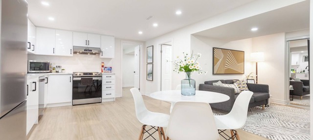 Newly renovated 2 bedroom suite lower level. in Richmond Hill