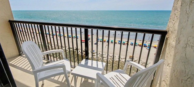 Oceanfront King Room + Lazy River & Hot Tub in Myrtle Beach