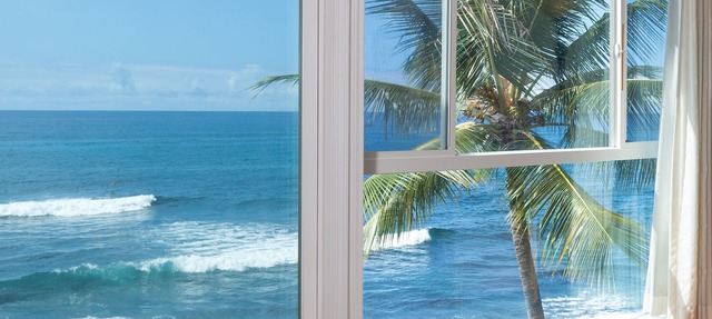 Oceanfront Penthouse, As Close As You Can Stay To Ocean, Stunning Views, A/C! in Kailua-Kona