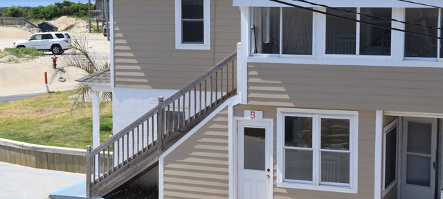 Oceanside Accommodations - Efficiency Room with Cooking in Buxton