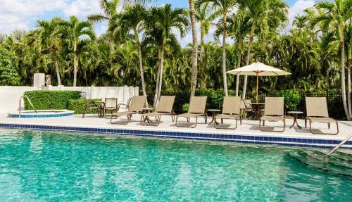 Olde Marco Island Inn and Suites in Marco Island