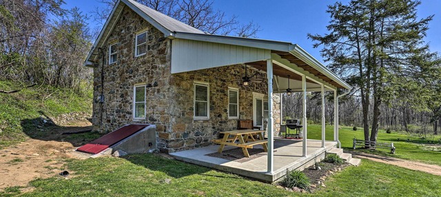 Patio & Fire Pit: Idyllic Cottage in Hellertown! in Hellertown